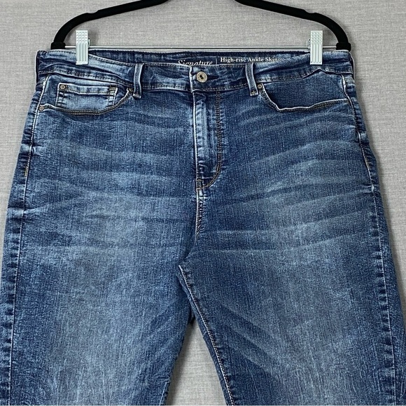 Levis Signature High Rise Ankle Skinny Jeans Womens 18 W34 Raw Hem Factory Fade - Picture 2 of 12